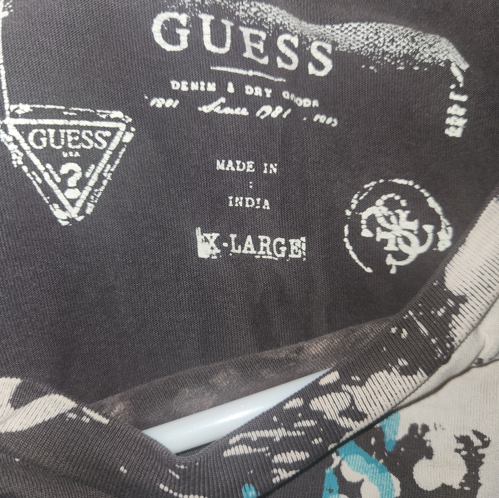 Vintage Guess Tshirt - Picture 2 of 5